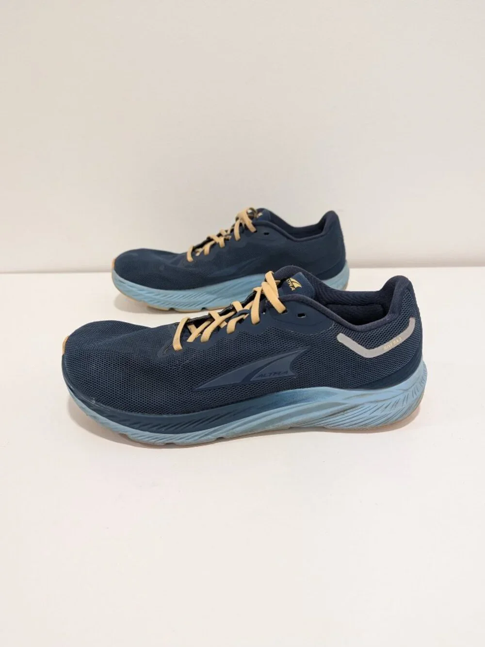 Altra Rivera 3 Women’s Running Shoes Size 9 Navy Teal Blue AL0A7R7N445